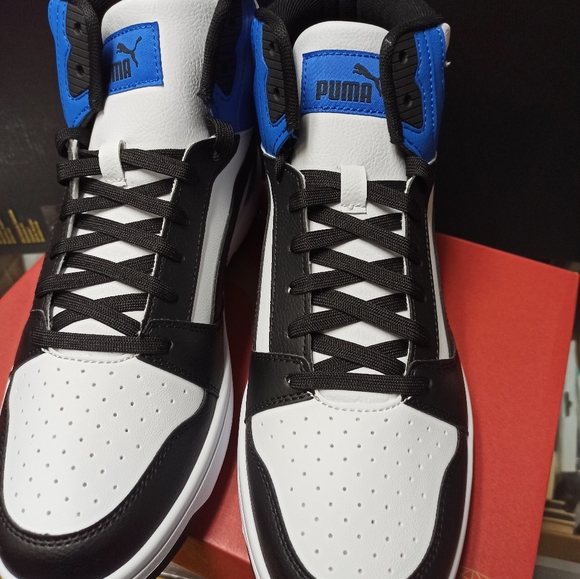 Puma - Picture 4 of 5